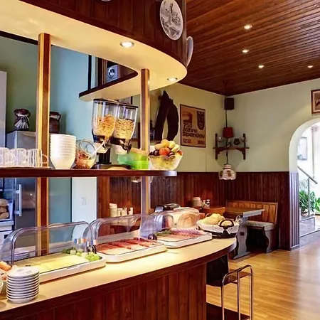 招待所 卡尔梅耶酒店 2*