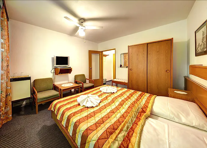 卡尔梅耶酒店 2*